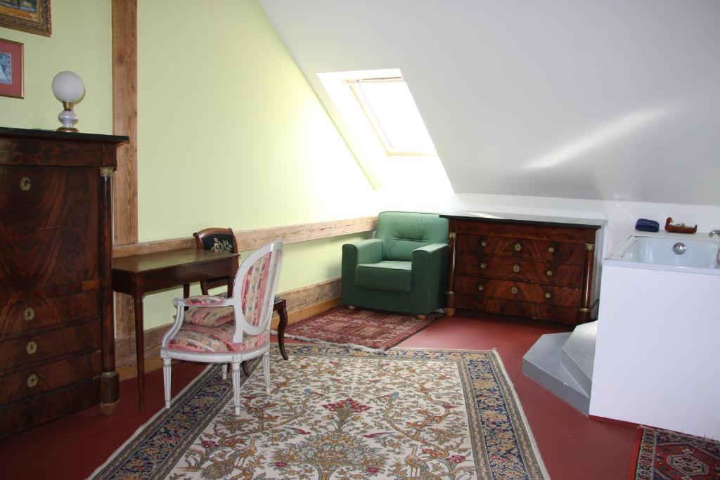 Orli Hnizdo at Château Novak Křivoklát Chambre photo